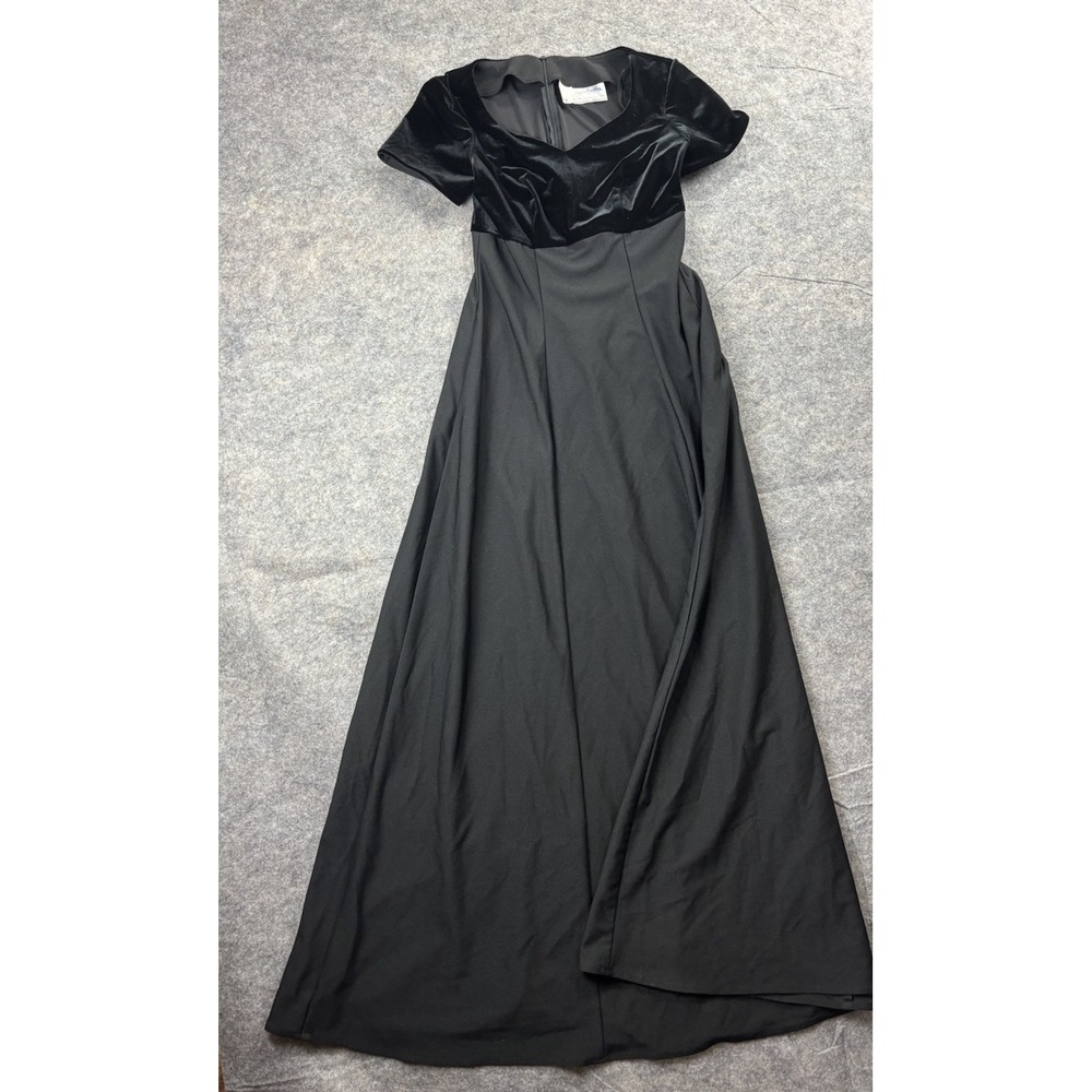 SOUTHEASTERN PERFORMANCE APPAREL WOMENS SZ 2 BLACK CHORUS DRESS OLD MONEY GOWN